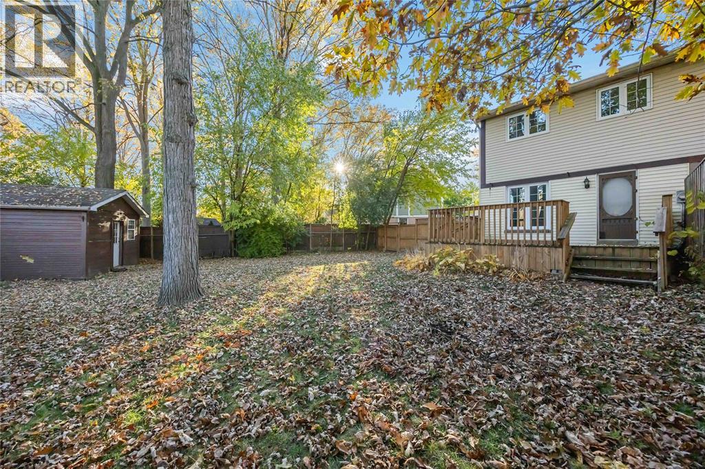 124 FAIRVIEW PLACE, Sarnia, Ontario, N7S4E1 — Photo 2