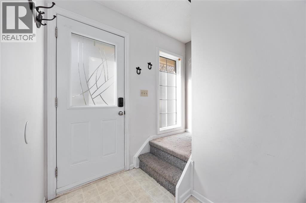 124 FAIRVIEW PLACE, Sarnia, Ontario, N7S4E1 — Photo 5