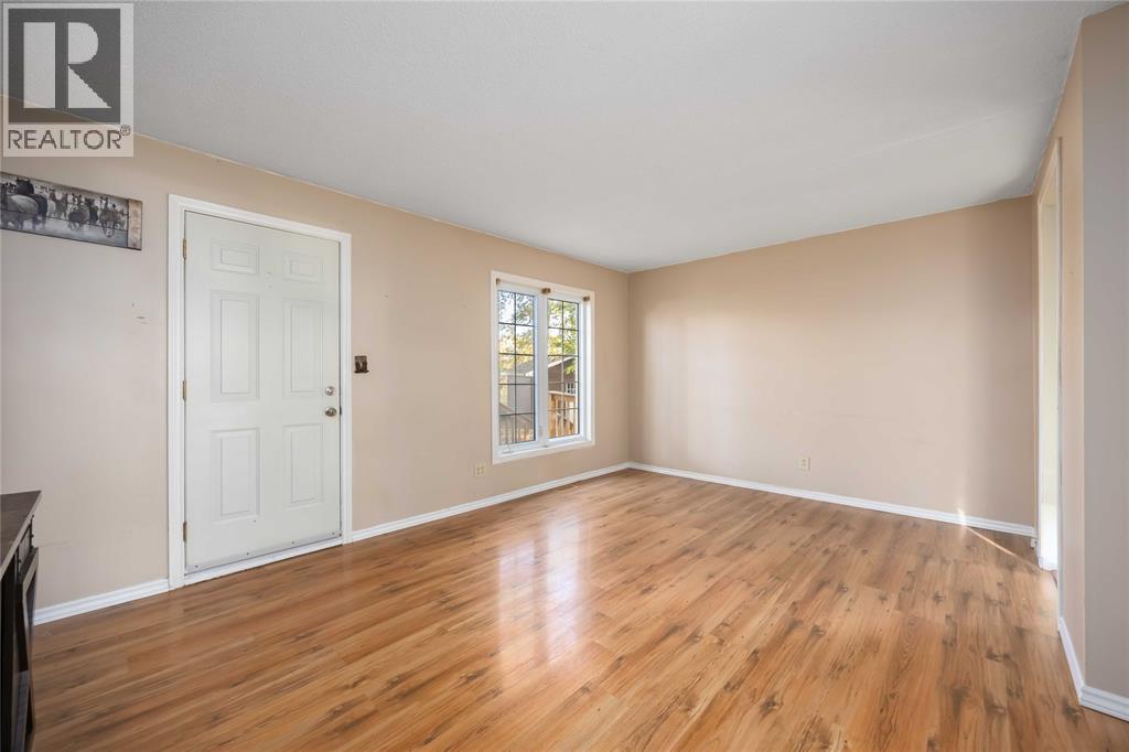 124 FAIRVIEW PLACE, Sarnia, Ontario, N7S4E1 — Photo 6