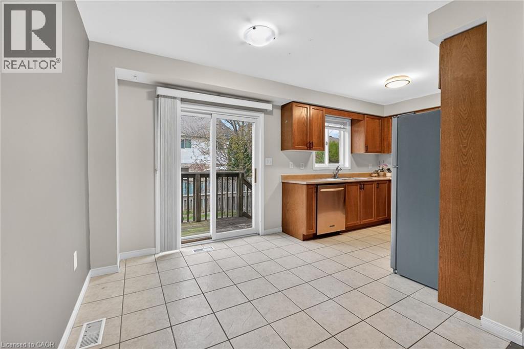 41 KENYON Crescent, Grimsby, Ontario, L3M5P3 — Photo 10