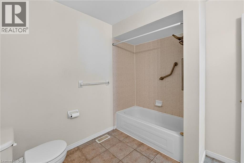 41 KENYON Crescent, Grimsby, Ontario, L3M5P3 — Photo 21