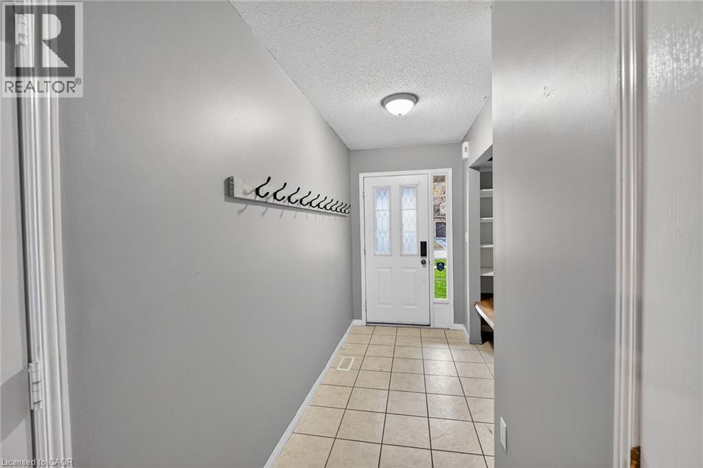 41 KENYON Crescent, Grimsby, Ontario, L3M5P3 — Photo 5