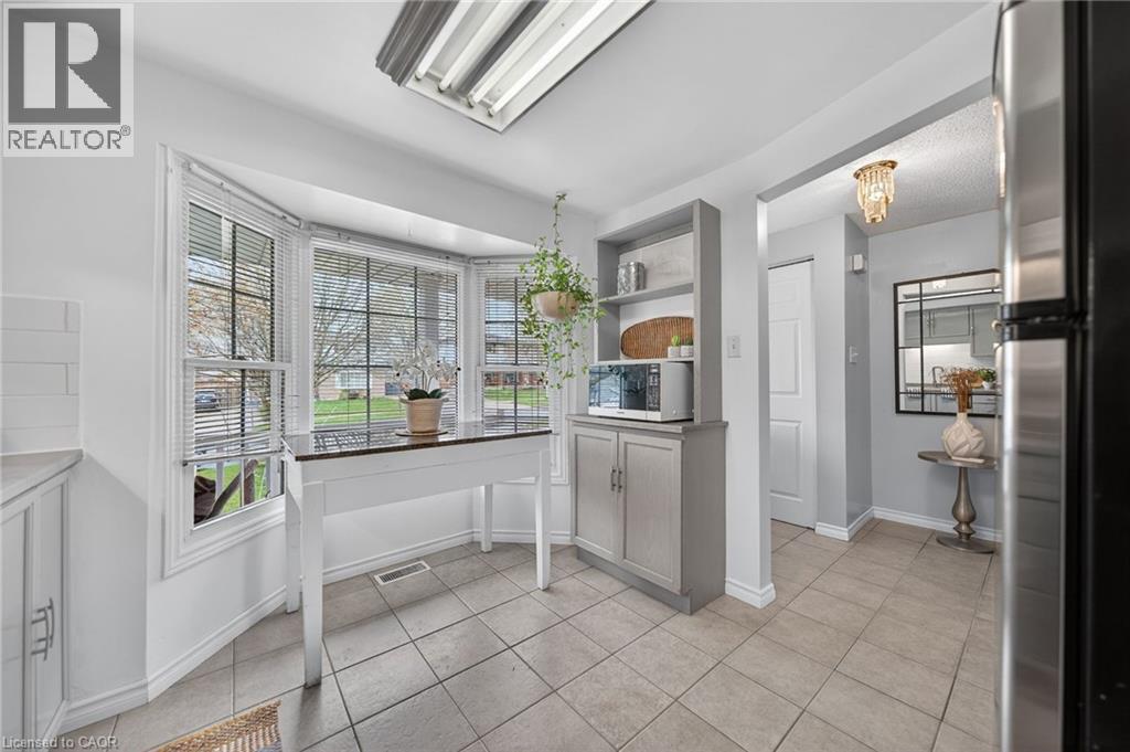 111 CONNELLY Drive, Kitchener, Ontario, N2N2T9 — Photo 11