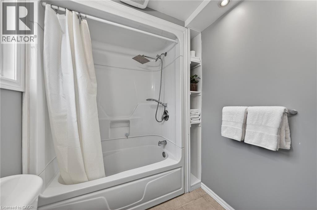 111 CONNELLY Drive, Kitchener, Ontario, N2N2T9 — Photo 25
