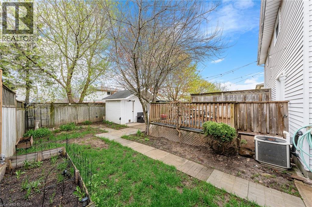 111 CONNELLY Drive, Kitchener, Ontario, N2N2T9 — Photo 35