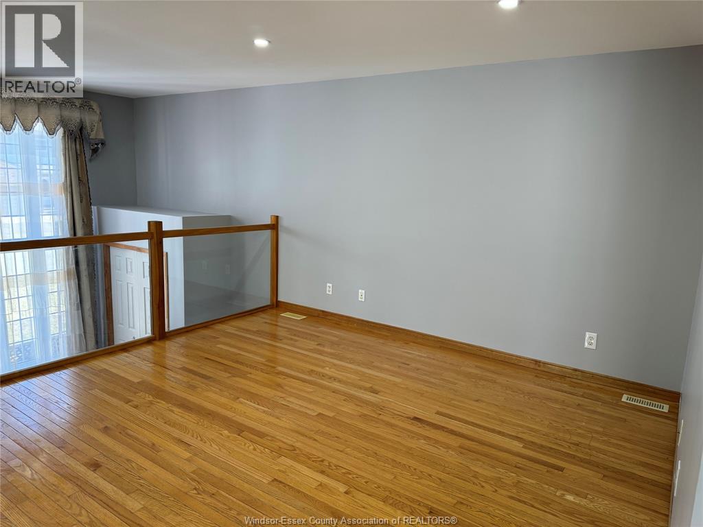 2643 CARISSA Unit# UPPER, Windsor, Ontario, N8R2J9 — Photo 6