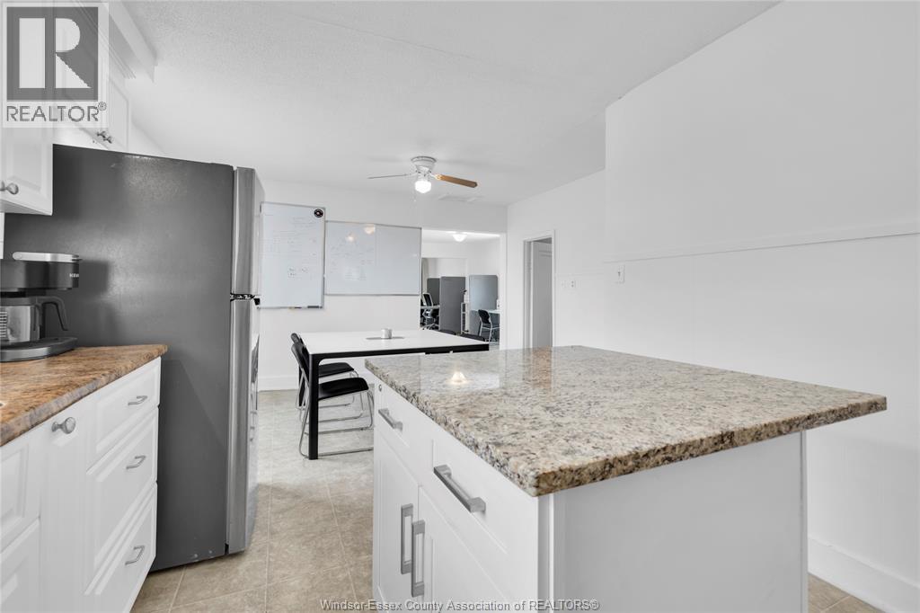 9572 TECUMSEH ROAD, Windsor, Ontario, N8R1A2 — Photo 14