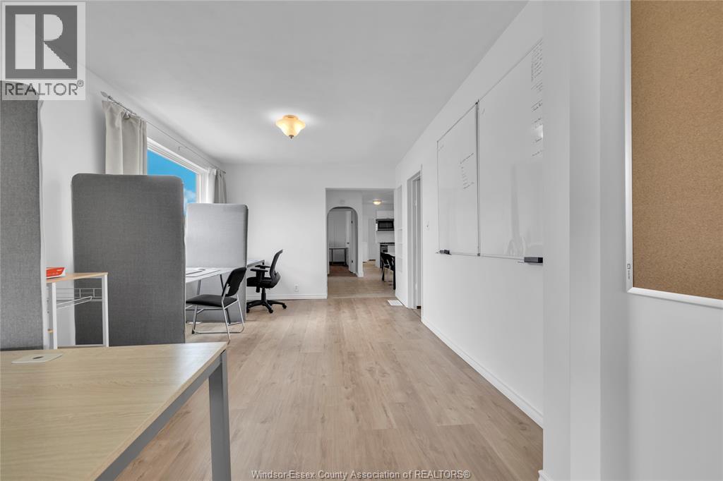 9572 TECUMSEH ROAD, Windsor, Ontario, N8R1A2 — Photo 19