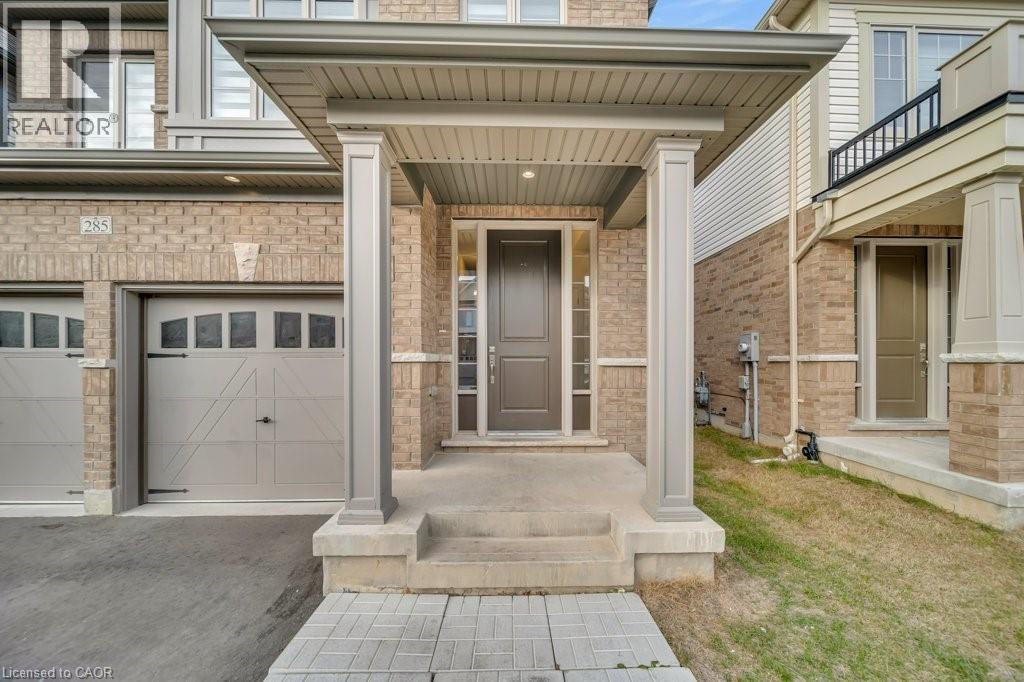 285 BROADACRE Drive, Kitchener, Ontario, N2R0S6 — Photo 4