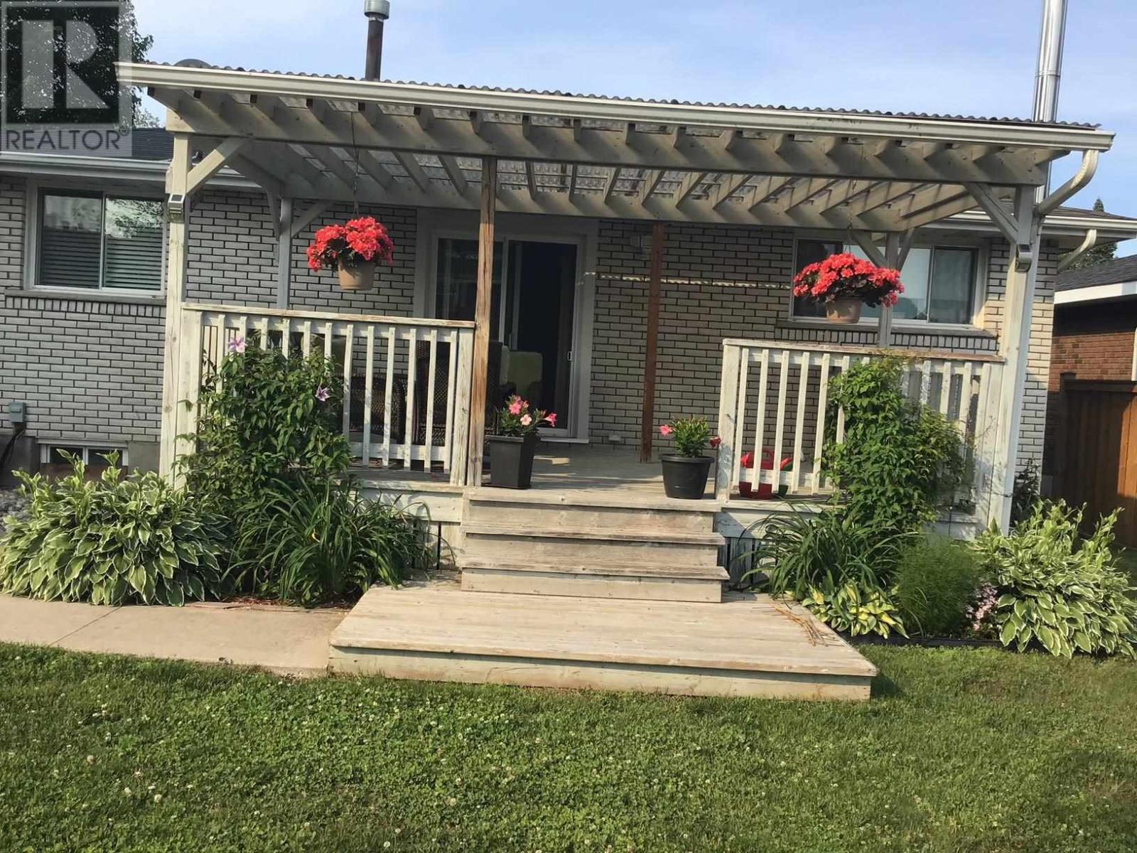 86 Joel CT, Sault Ste. Marie, Ontario, P6A5S4 — Photo 9