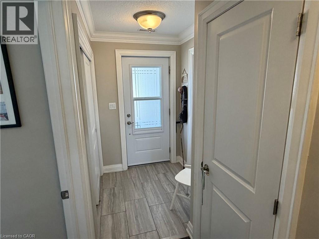 31 BISHOP TONNOS Way, Hamilton, Ontario, L9B2L7 — Photo 2