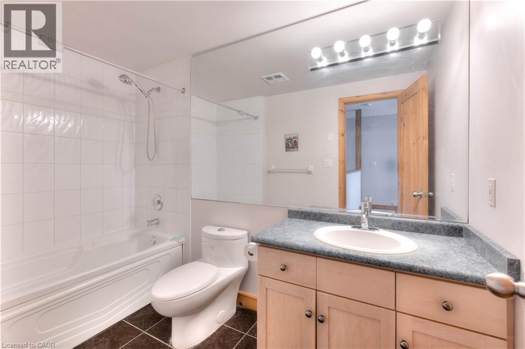 3 FATHER DAVID BAUER Drive Unit# 305, Waterloo, Ontario, N2L6M1 — Photo 34