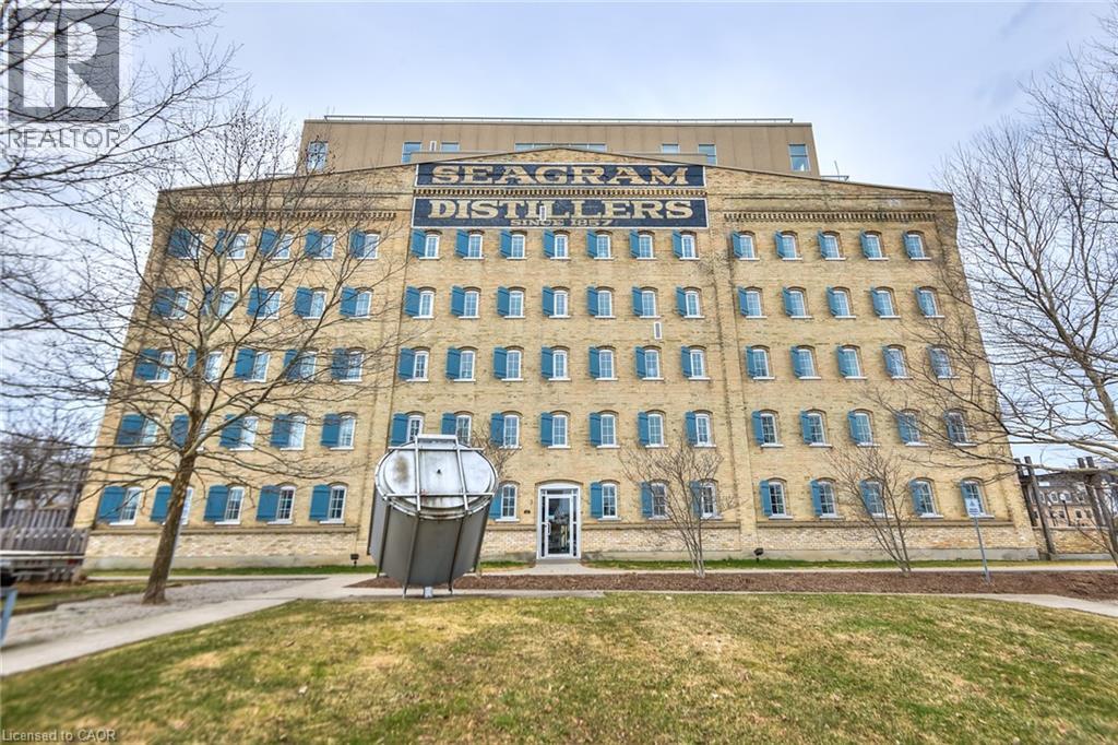 3 FATHER DAVID BAUER Drive Unit# 305, Waterloo, Ontario, N2L6M1 — Photo 40