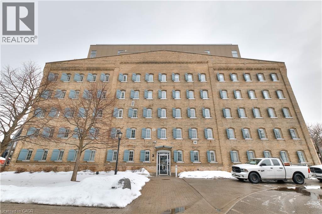 3 FATHER DAVID BAUER Drive Unit# 305, Waterloo, Ontario, N2L6M1 — Photo 44