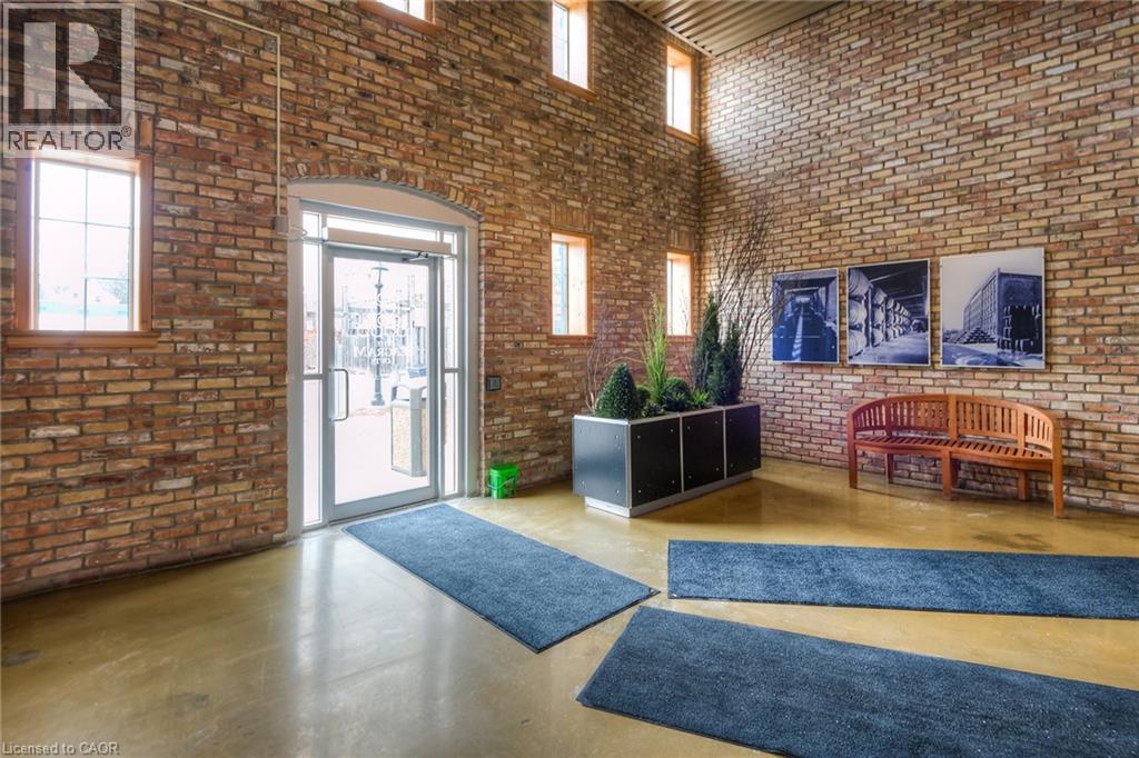 3 FATHER DAVID BAUER Drive Unit# 305, Waterloo, Ontario, N2L6M1 — Photo 6