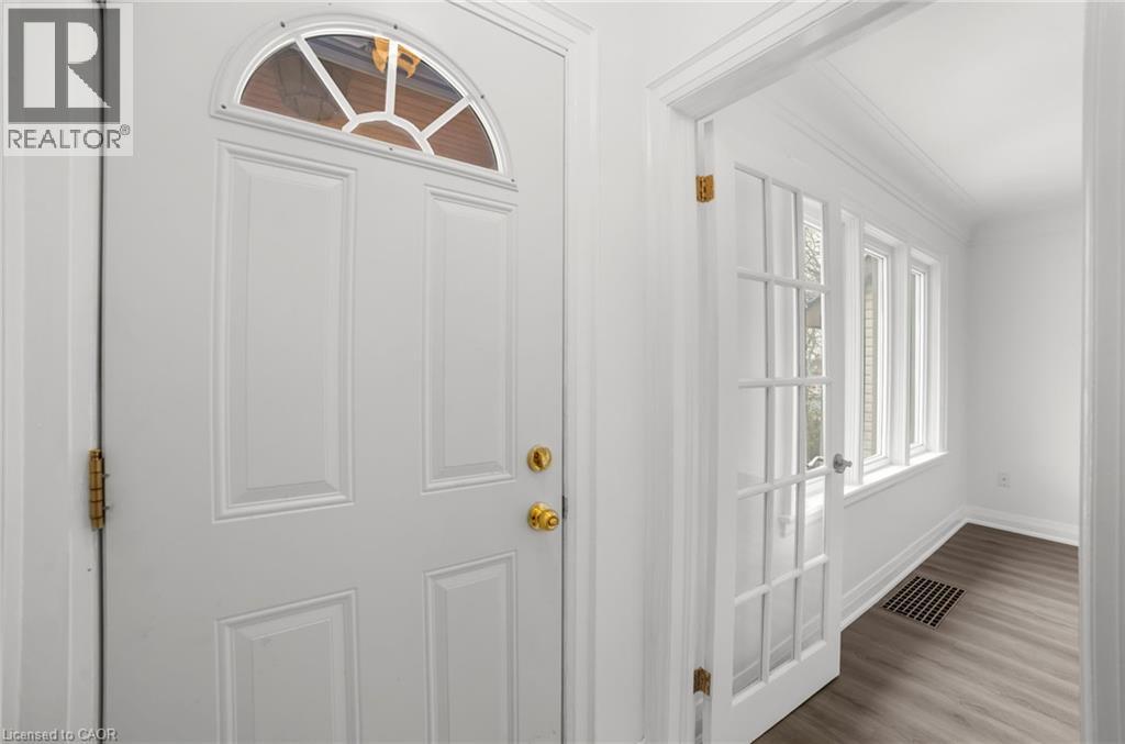 53 PARADISE Road S, Hamilton, Ontario, L8S1S3 — Photo 3
