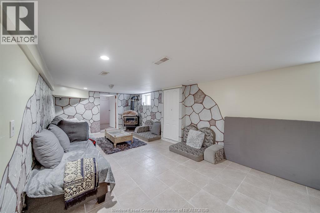 748 MOY, Windsor, Ontario, N9A2N6 — Photo 26