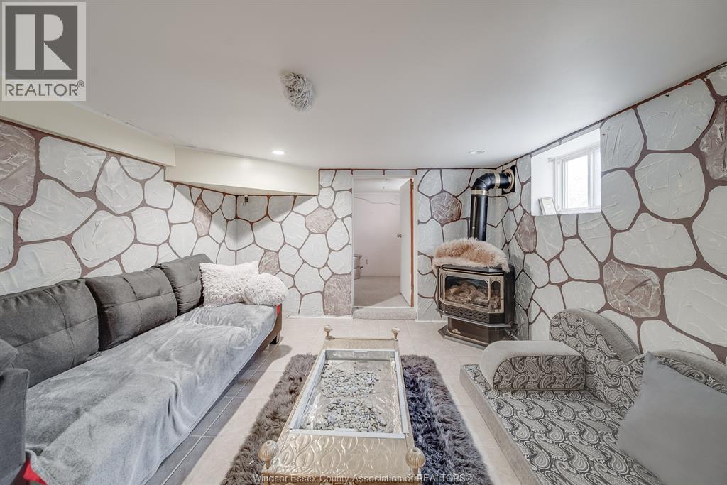 748 MOY, Windsor, Ontario, N9A2N6 — Photo 28