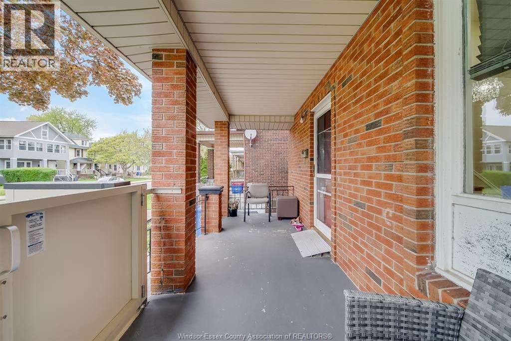 748 MOY, Windsor, Ontario, N9A2N6 — Photo 3