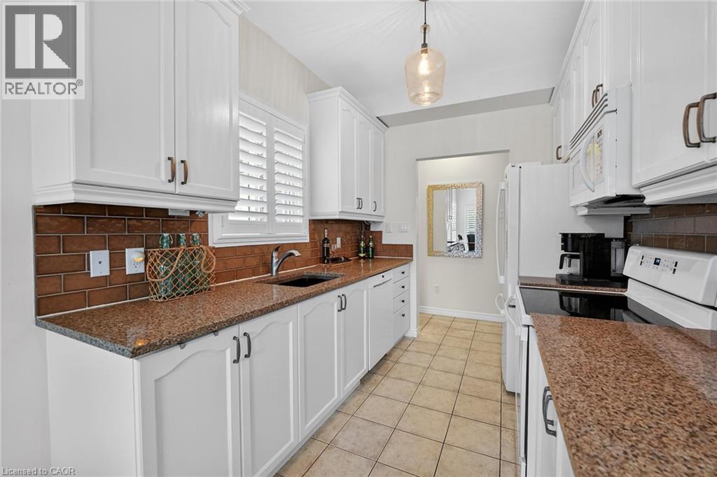 83 MORRISON Crescent, Grimsby, Ontario, L3M5K5 — Photo 8