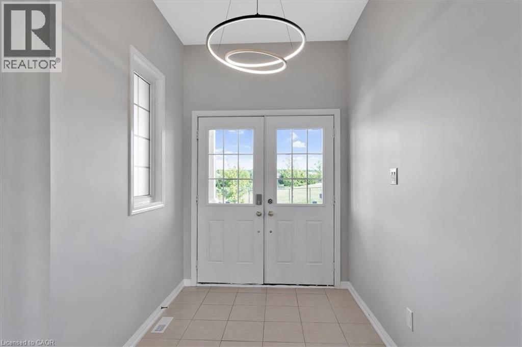89 CORONATION Parkway, Barrie, Ontario, L4M0E2 — Photo 2
