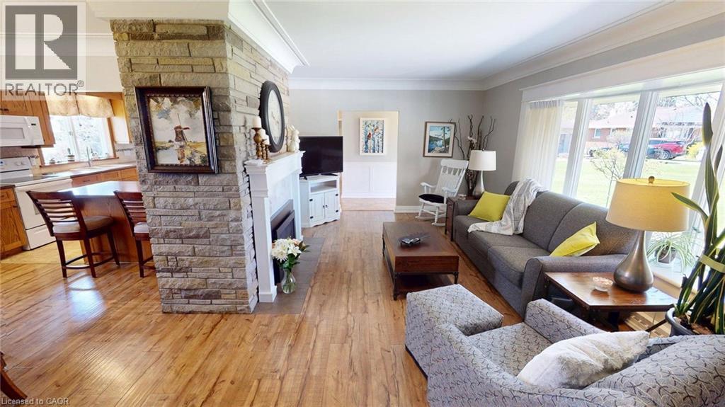 16 DALEVIEW Crescent, Fonthill, Ontario, L0S1E0 — Photo 4