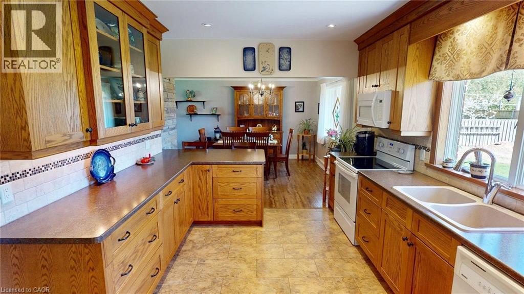 16 DALEVIEW Crescent, Fonthill, Ontario, L0S1E0 — Photo 5