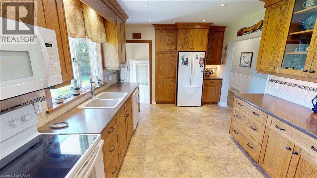 16 DALEVIEW Crescent, Fonthill, Ontario, L0S1E0 — Photo 8