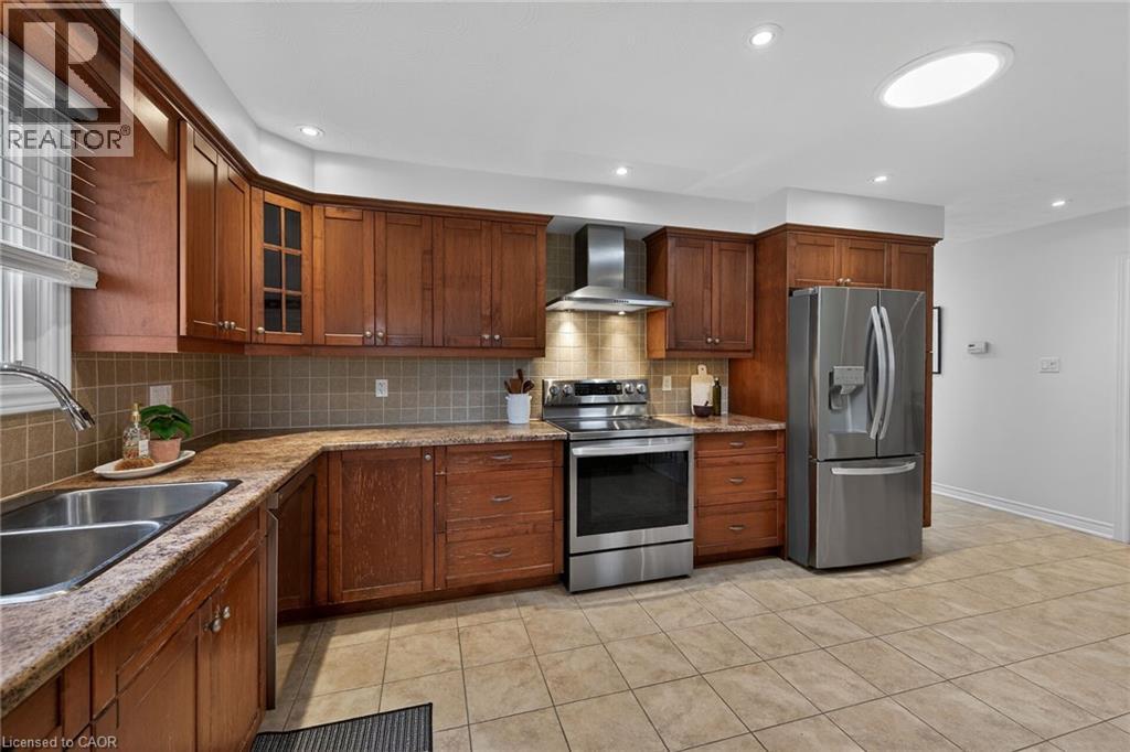 55 HORIZON Court, Hamilton, Ontario, L9B1W9 — Photo 12
