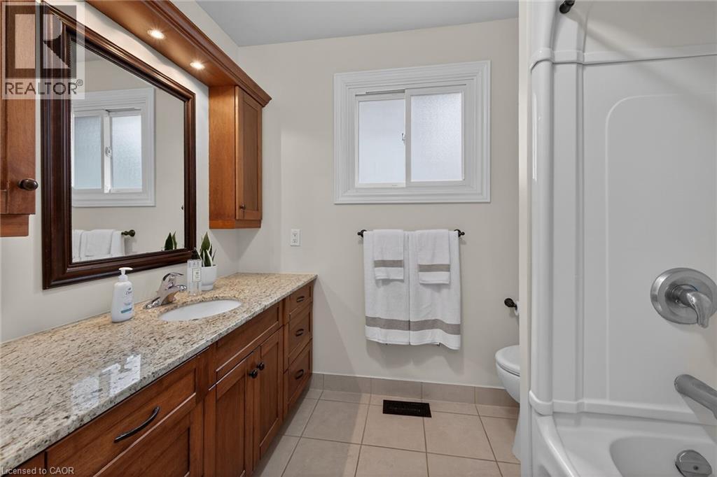 55 HORIZON Court, Hamilton, Ontario, L9B1W9 — Photo 38
