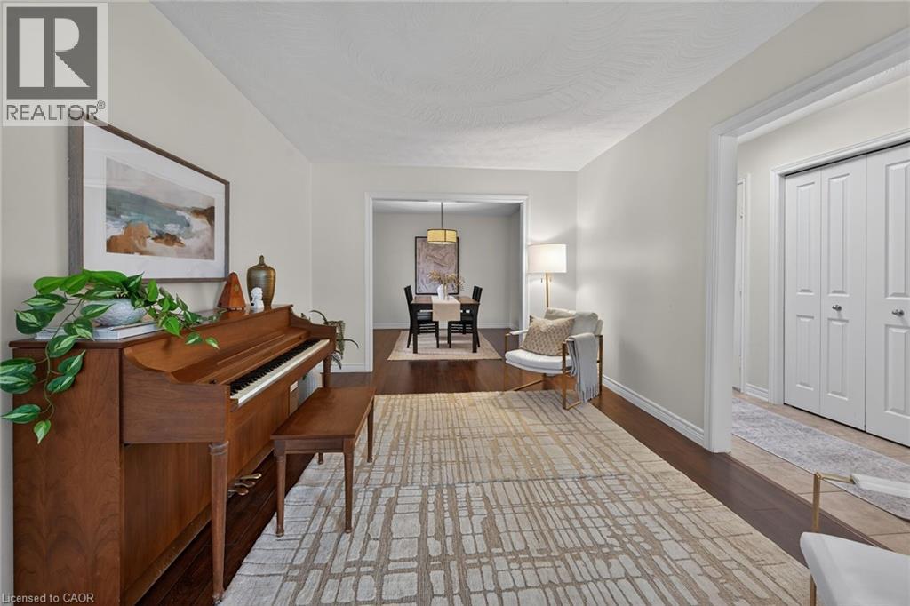 55 HORIZON Court, Hamilton, Ontario, L9B1W9 — Photo 9