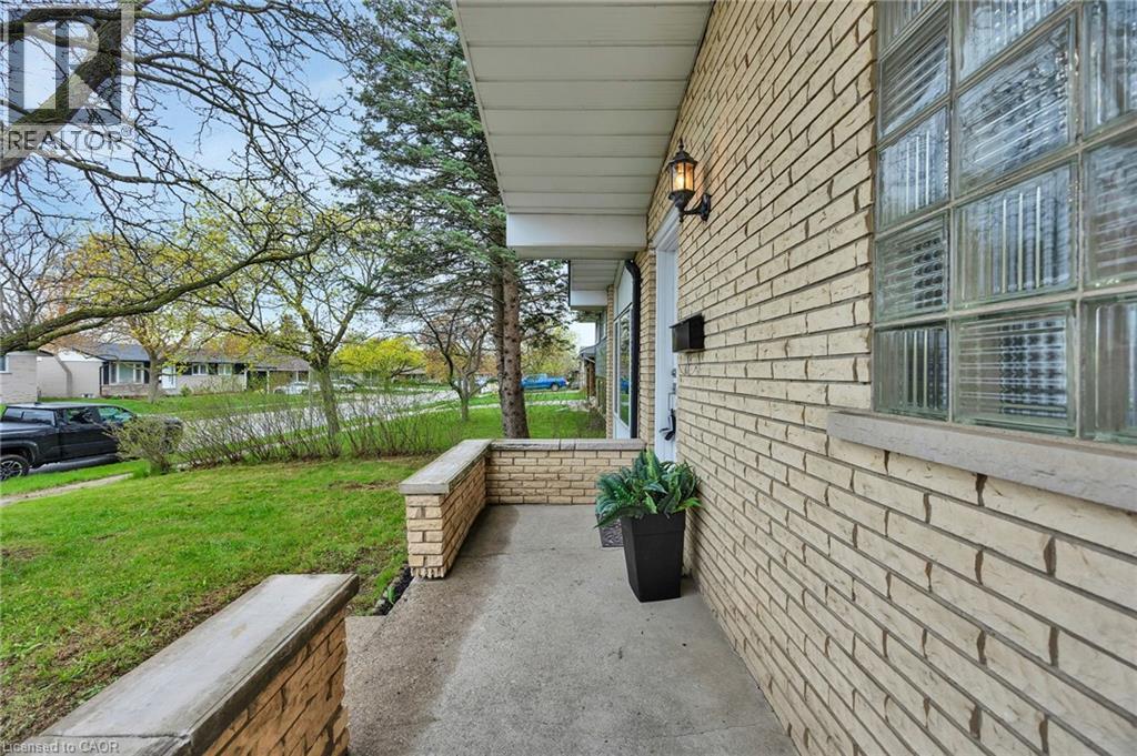 246 HILLCREST Road, Cambridge, Ontario, N3H1B2 — Photo 3