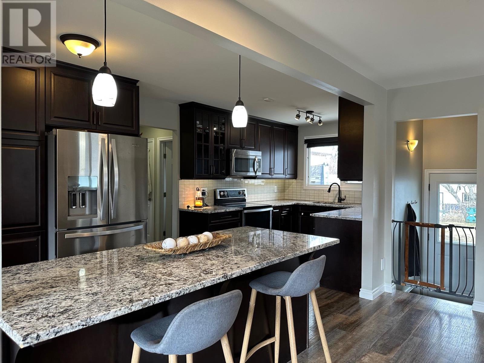 537 Parkway DR, Thunder Bay, Ontario, P7C5C9 — Photo 3