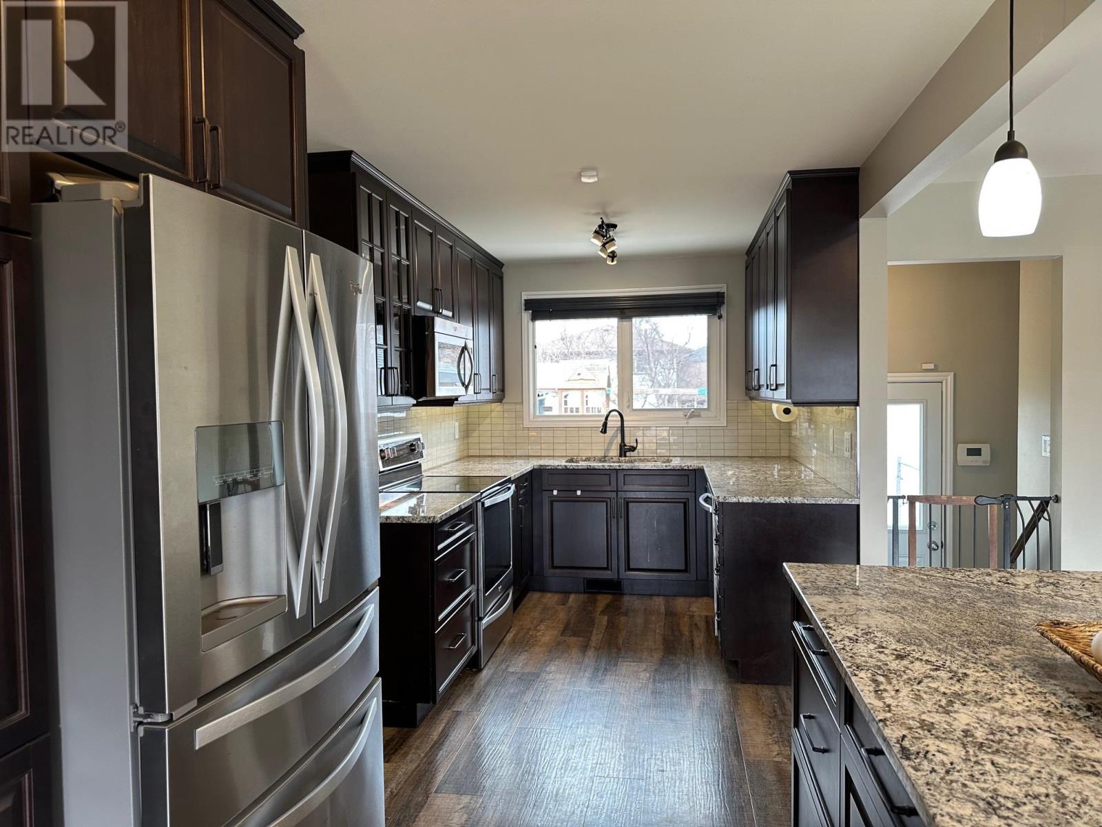 537 Parkway DR, Thunder Bay, Ontario, P7C5C9 — Photo 4