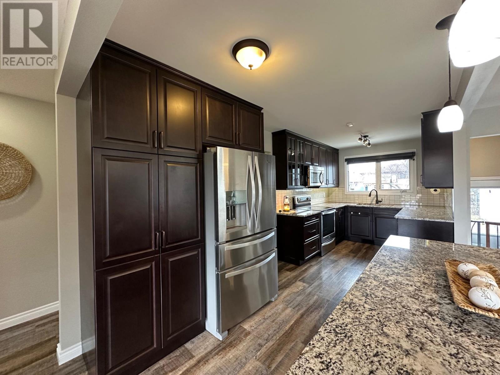 537 Parkway DR, Thunder Bay, Ontario, P7C5C9 — Photo 5