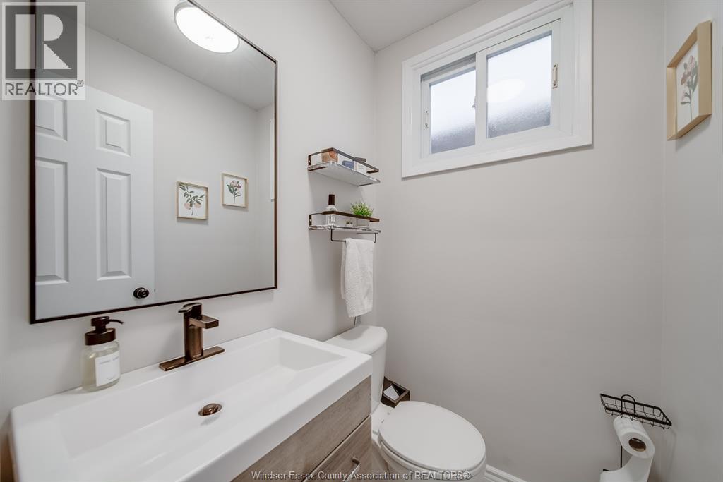 4049 WHITNEY AVENUE, Windsor, Ontario, N9C2C7 — Photo 24