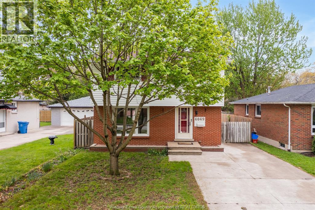 4049 WHITNEY AVENUE, Windsor, Ontario, N9C2C7 — Photo 4