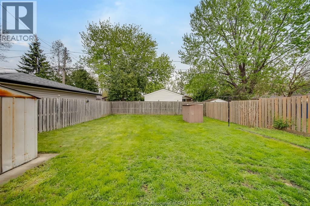 4049 WHITNEY AVENUE, Windsor, Ontario, N9C2C7 — Photo 43