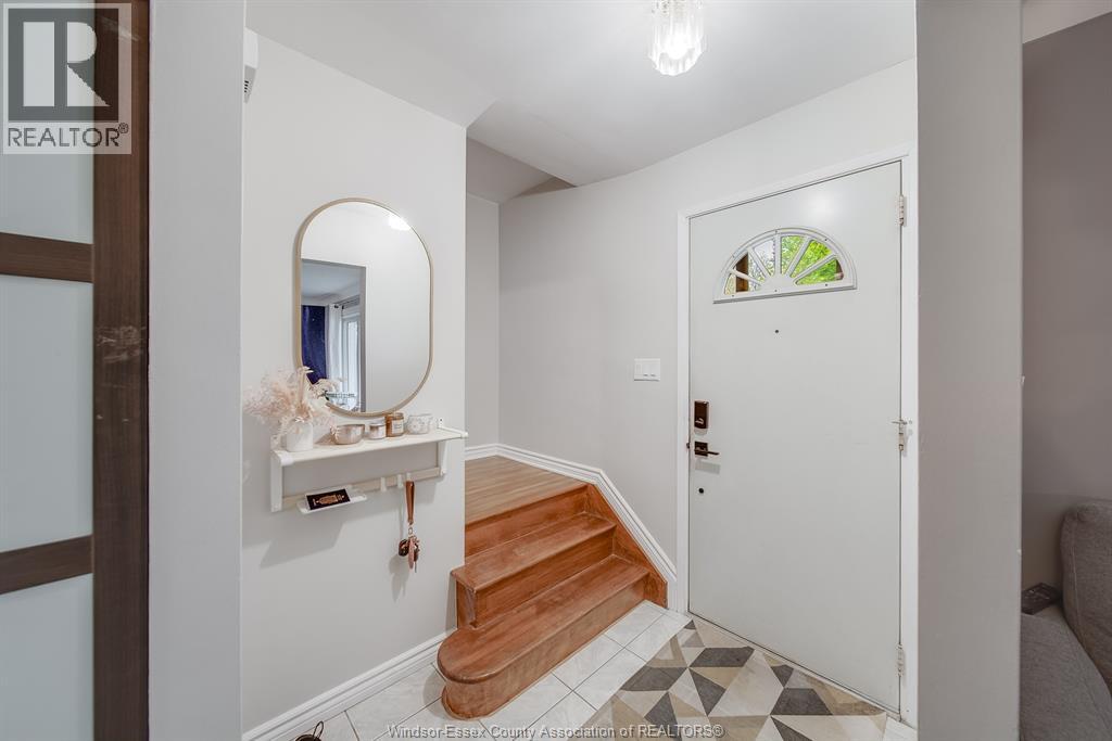 4049 WHITNEY AVENUE, Windsor, Ontario, N9C2C7 — Photo 6