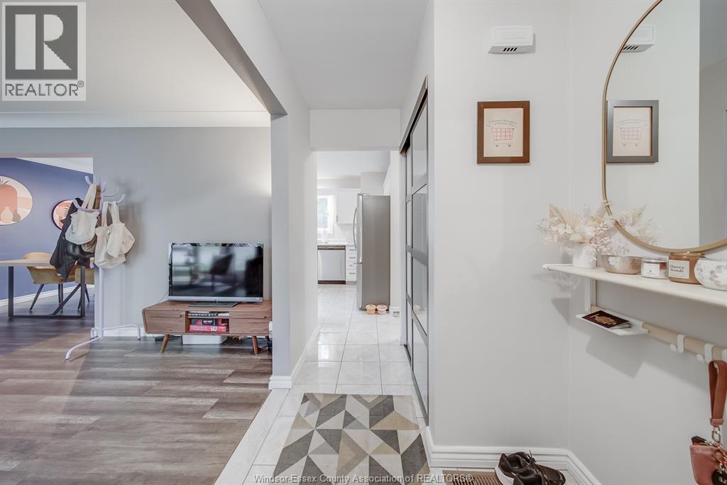 4049 WHITNEY AVENUE, Windsor, Ontario, N9C2C7 — Photo 8