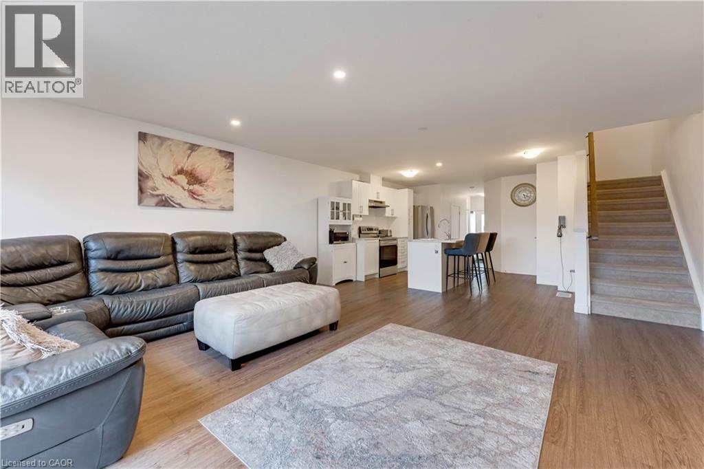 91 PONY Way, Kitchener, Ontario, N2R0R8 — Photo 8
