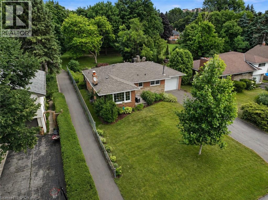 1063 MAPLEHURST Avenue, Burlington, Ontario, L7T3G3 — Photo 2