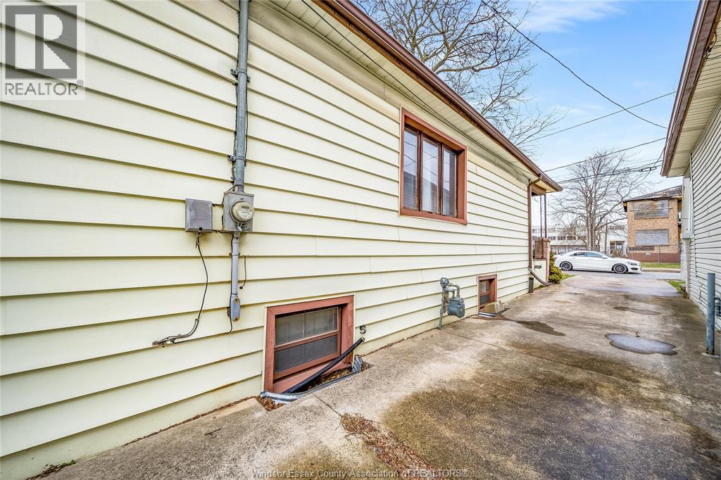 879 FELIX, Windsor, Ontario, N9C3L1 — Photo 39