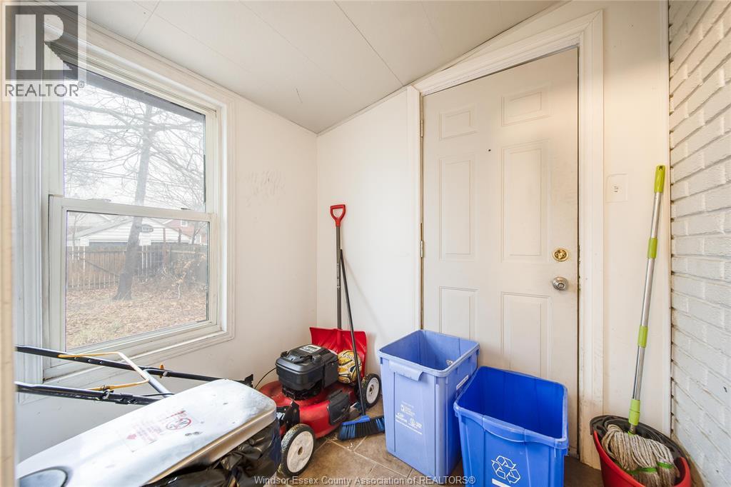961 CURRY AVENUE, Windsor, Ontario, N9B2C4 — Photo 18