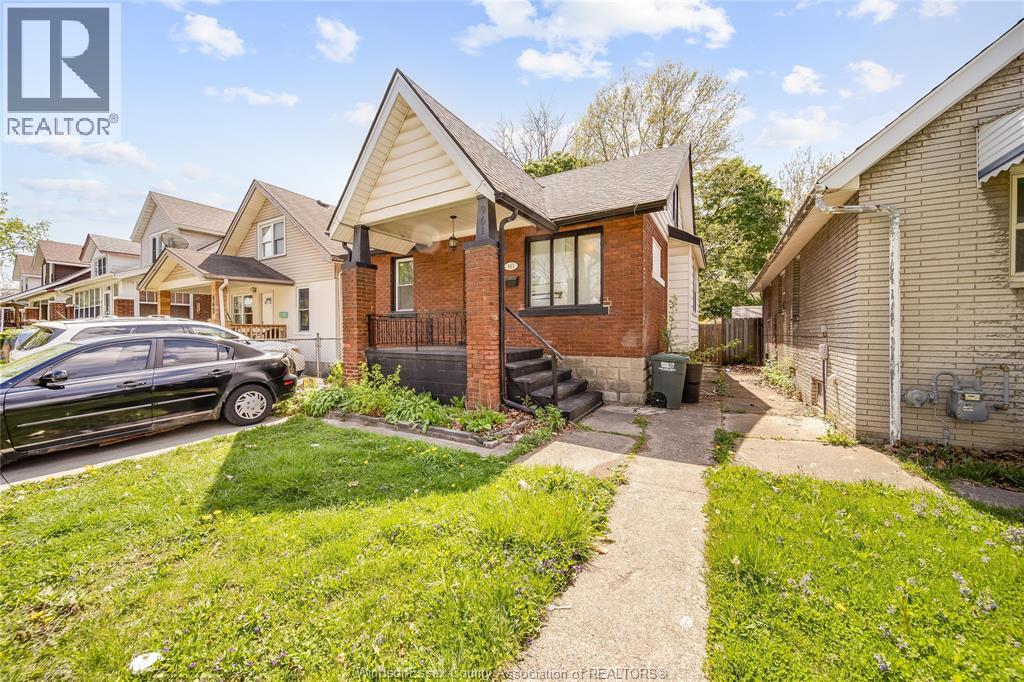 961 CURRY AVENUE, Windsor, Ontario, N9B2C4 — Photo 2