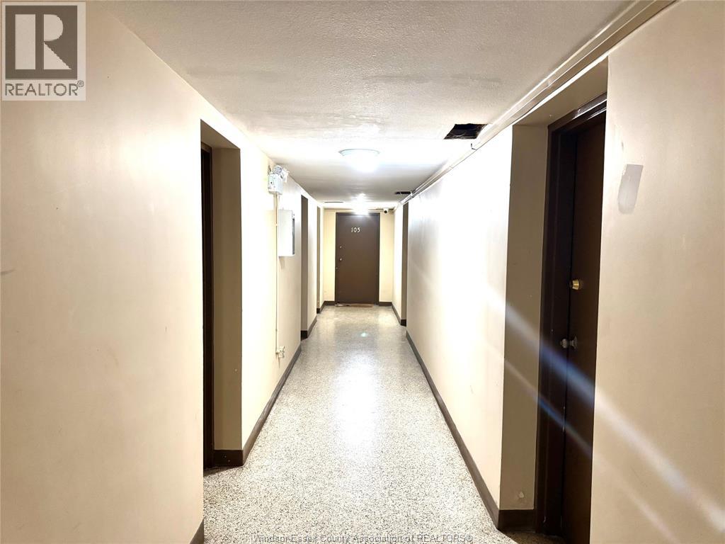 2035 UNIVERSITY AVENUE West Unit# 101, Windsor, Ontario, N9B1E1 — Photo 2