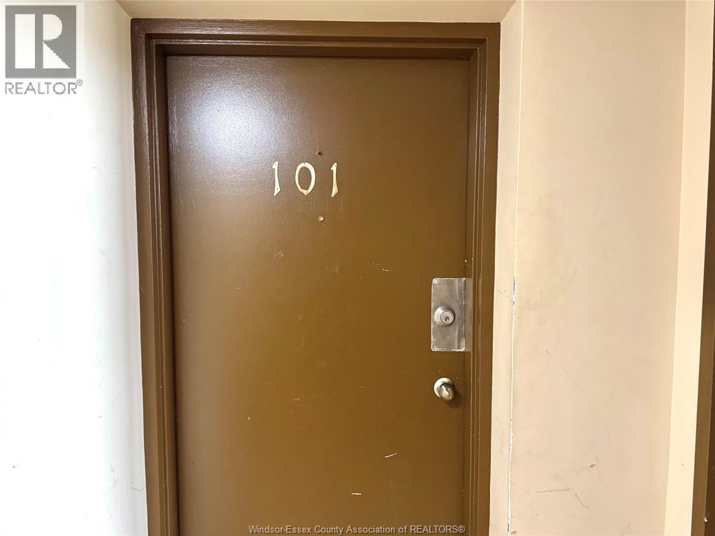 2035 UNIVERSITY AVENUE West Unit# 101, Windsor, Ontario, N9B1E1 — Photo 3