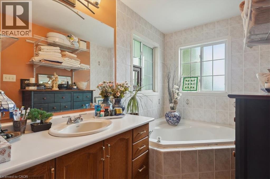 5224 THORNBURN Drive, Burlington, Ontario, L7L6R4 — Photo 11