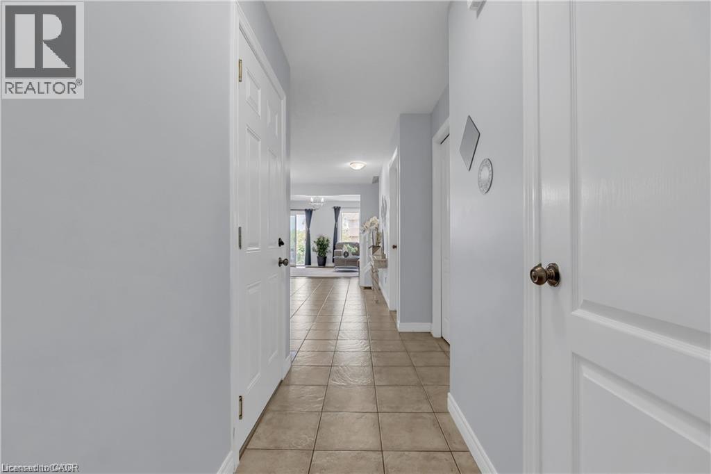 48 CLOUGH Crescent, Guelph, Ontario, N1L0G1 — Photo 3