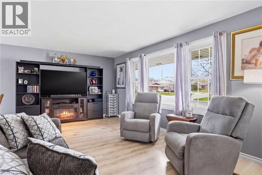 4 CLIFTON DOWNS Road, Hamilton, Ontario, L9C2P2 — Photo 12